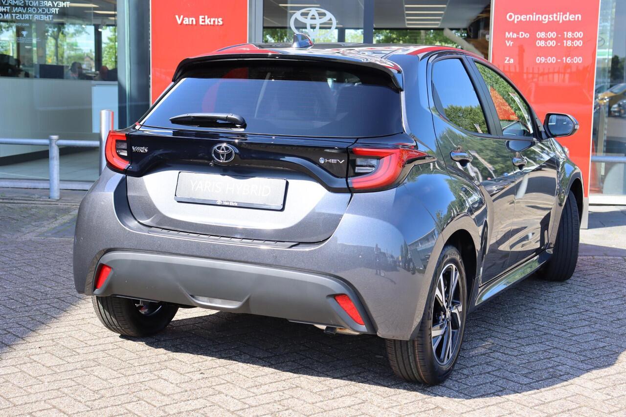 Toyota YARIS 1.5 Hybrid 115 Dynamic , Comfort Pakket , Stoel- en stuurverwarming , Parkeersensoren
