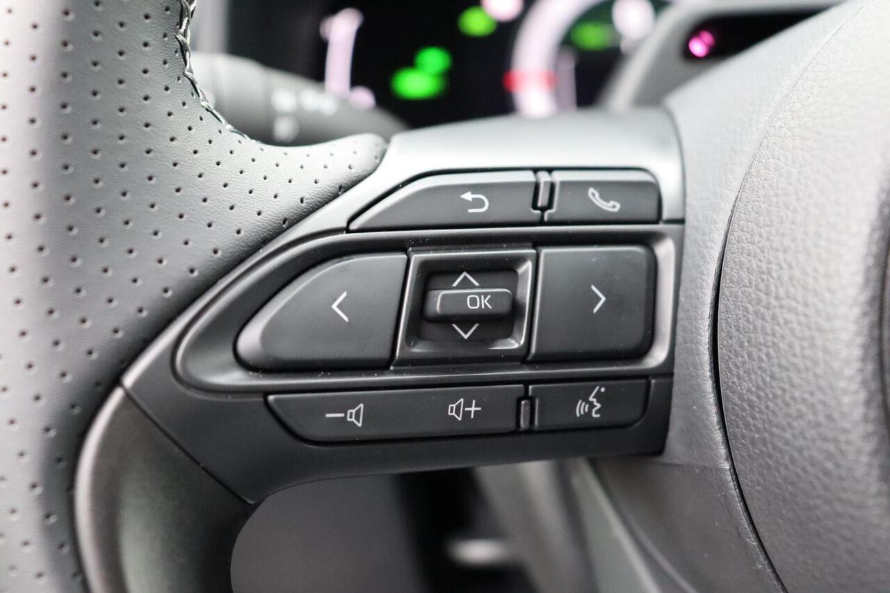 Toyota YARIS 1.5 Hybrid 115 Dynamic Comfort Pakket Stuurverwarming, Parkeersensoren