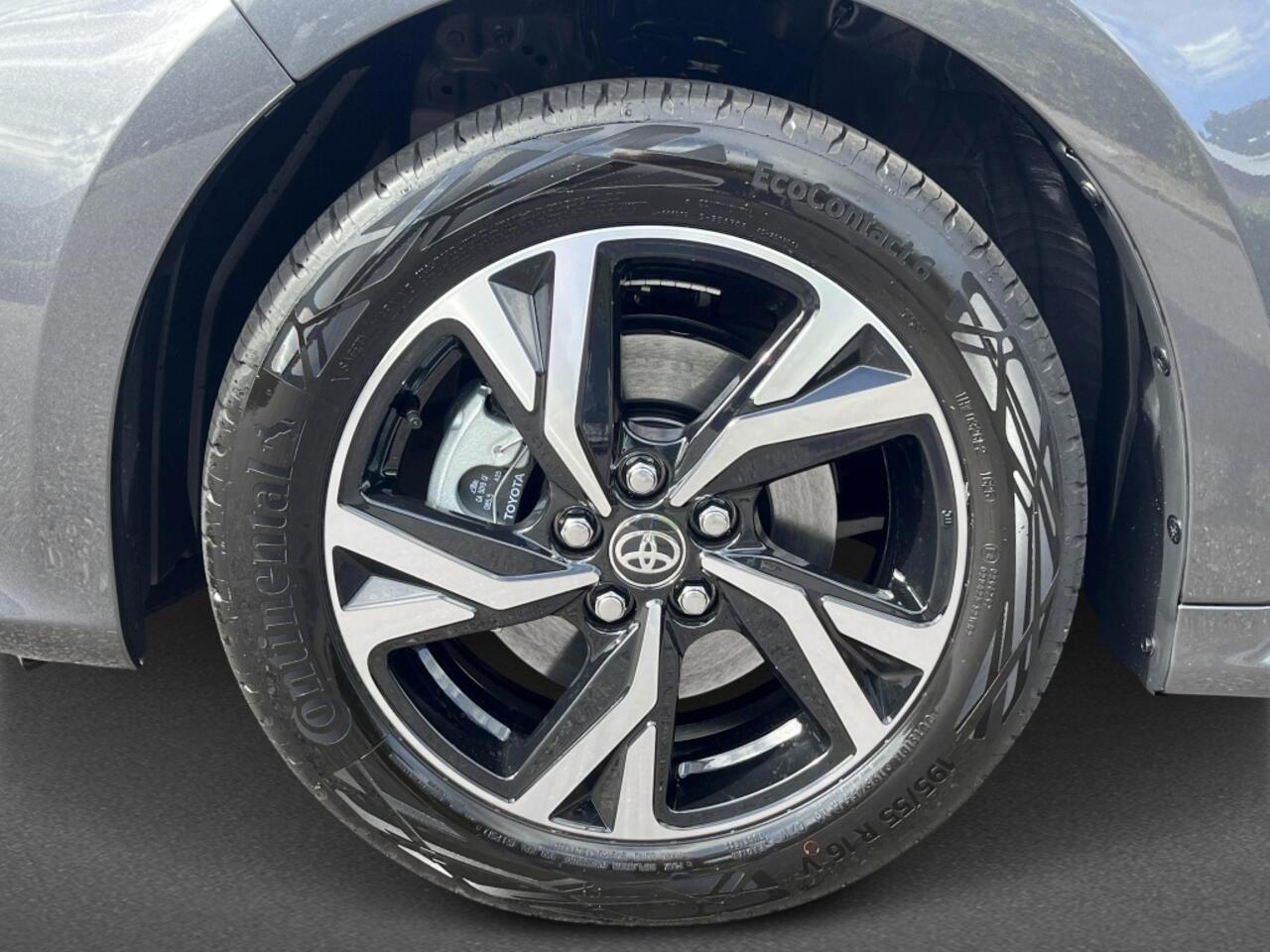 Toyota YARIS 1.5 Hybrid Black edition 115pk | Stoel en Stuur verwarming.