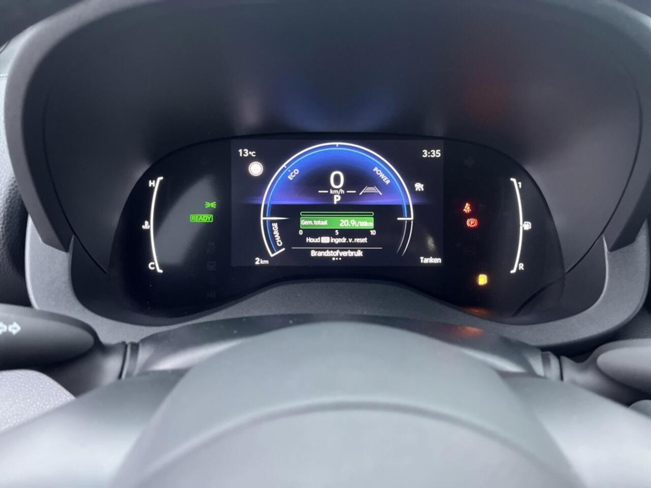 Toyota YARIS Cross 1.5 Hybrid 130 Black Edition, Safety + Winter pakket.