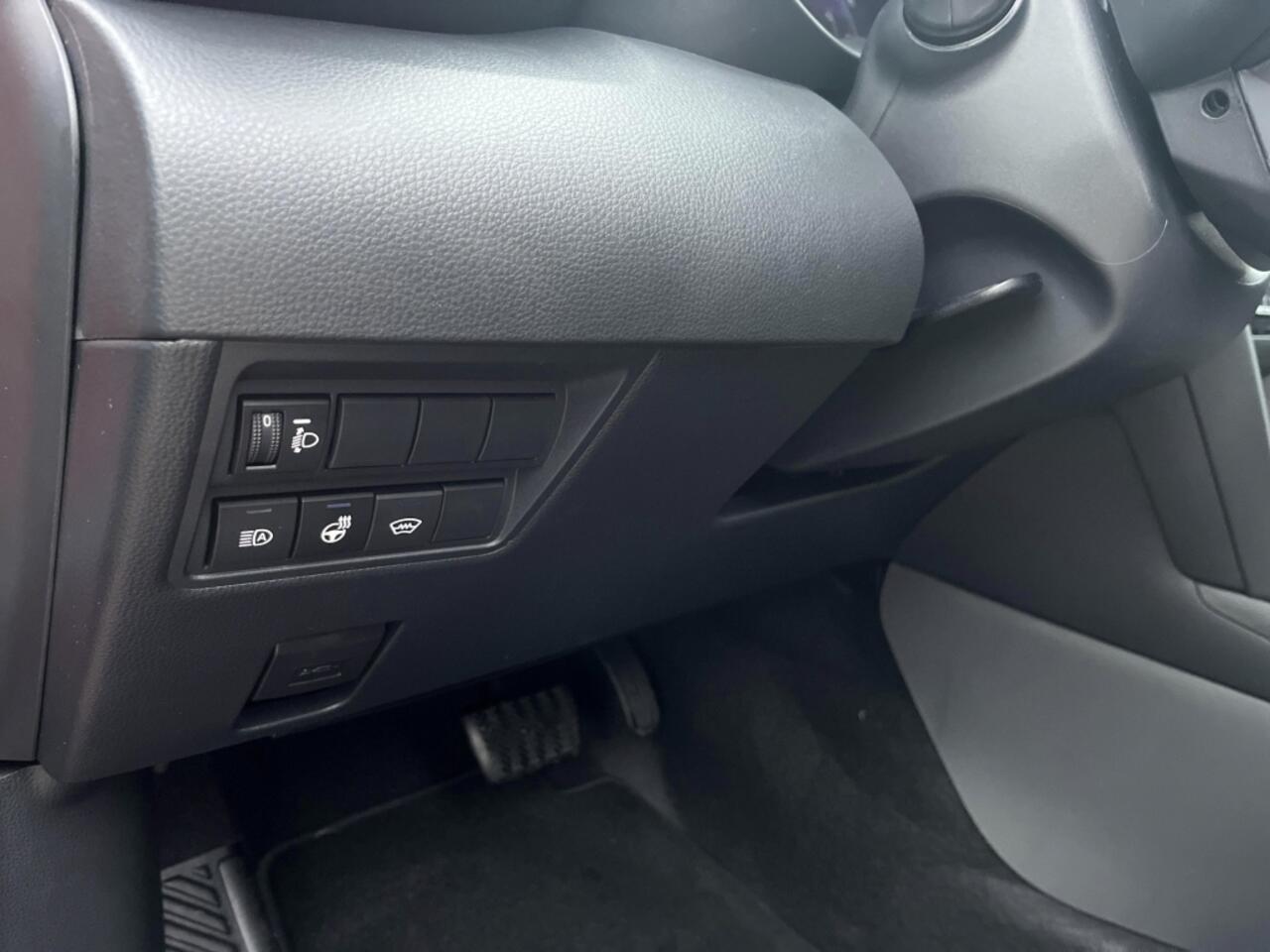 Toyota YARIS Cross 1.5 Hybrid 130 Black Edition, Safety + Winter pakket.