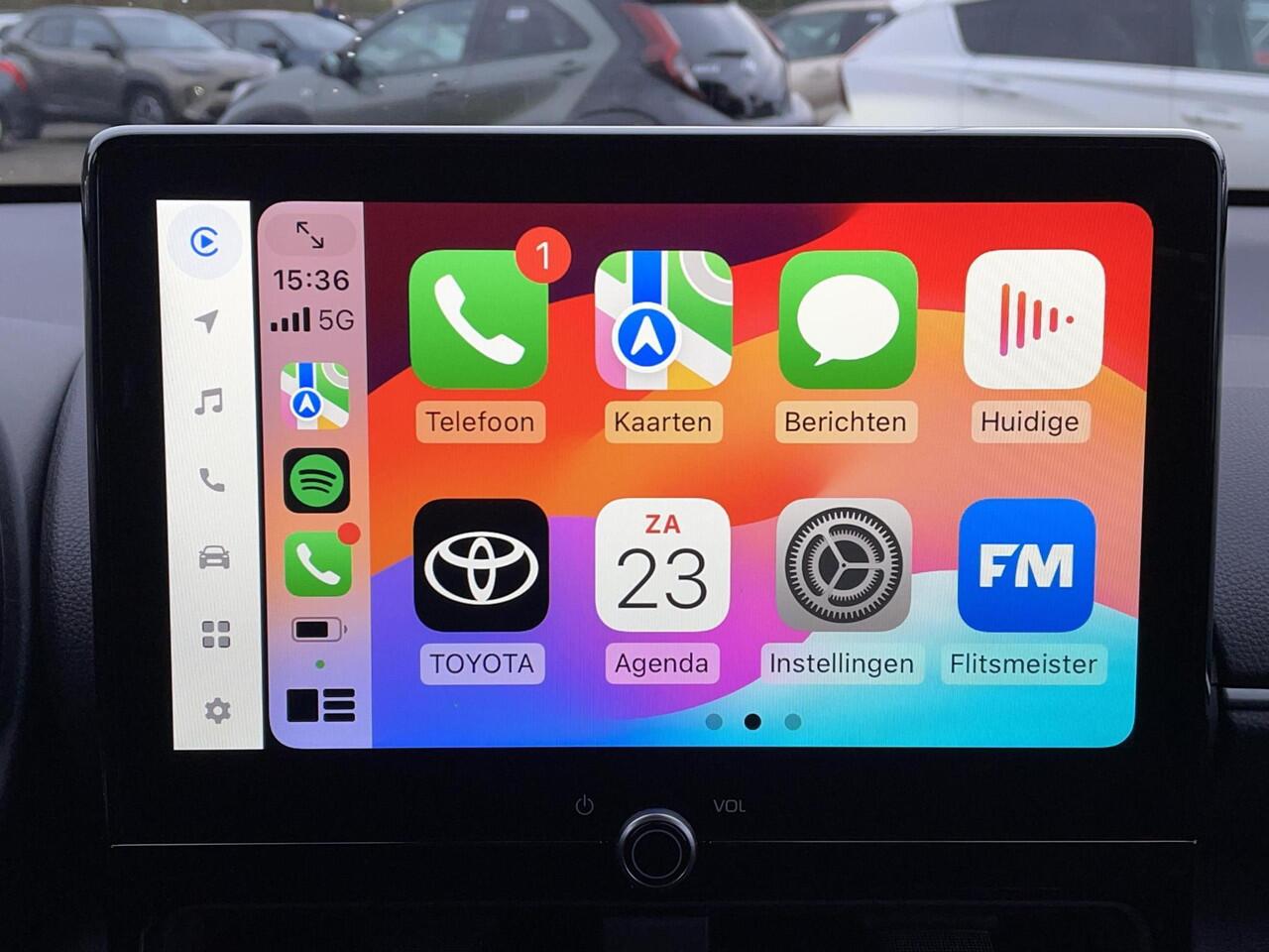 Toyota YARIS Cross 1.5 Hybrid 115 Dynamic **COMFORT PACK/ DODEHOEK DETECTIE/ STUURVERWARMING/ PARKEERSENSOREN**