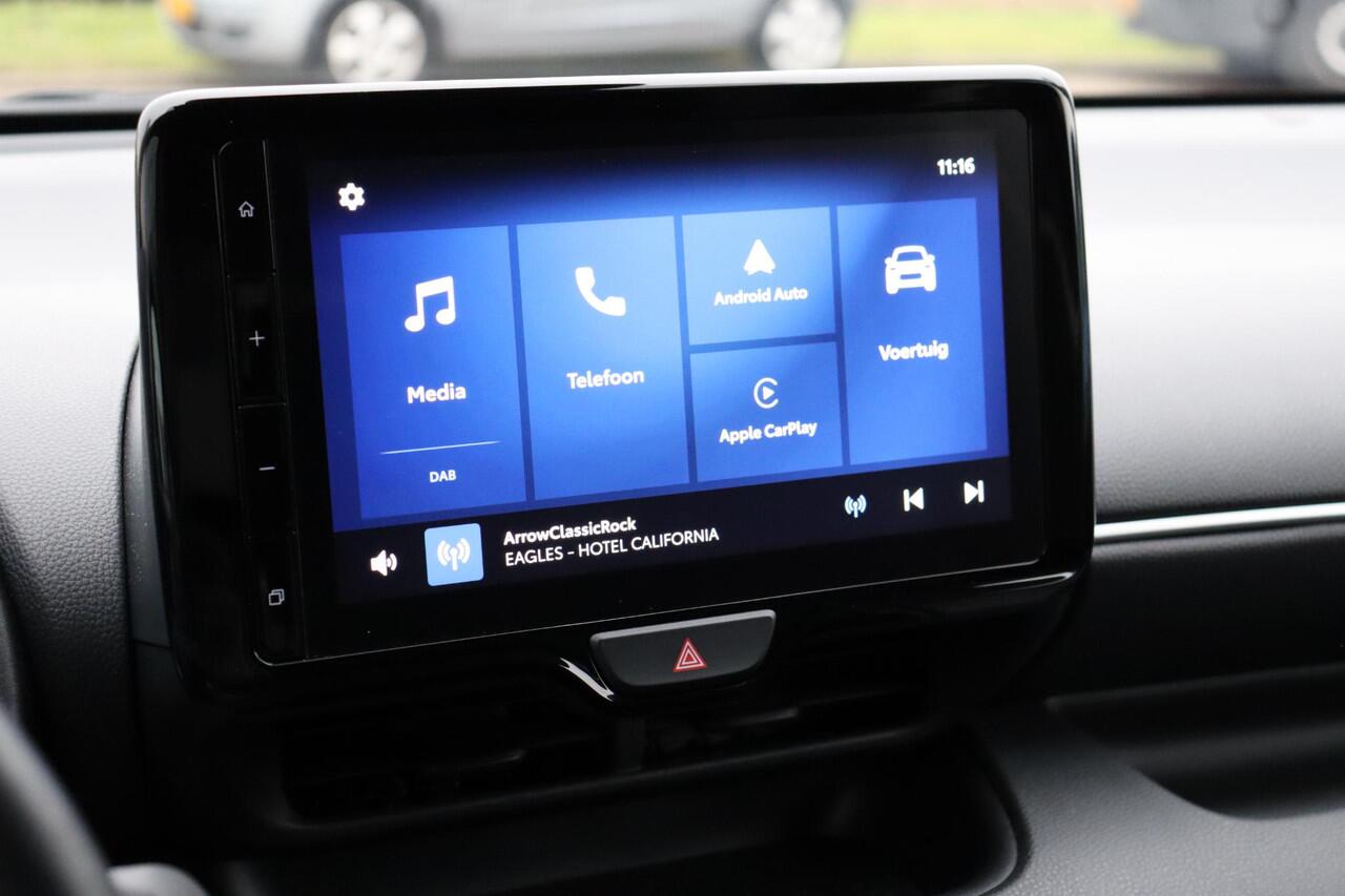 Toyota YARIS 1.5 Hybrid 115 First Edition Limited, Parkeersensoren, Stoelverwarming, Apple Carplay / Android Auto.