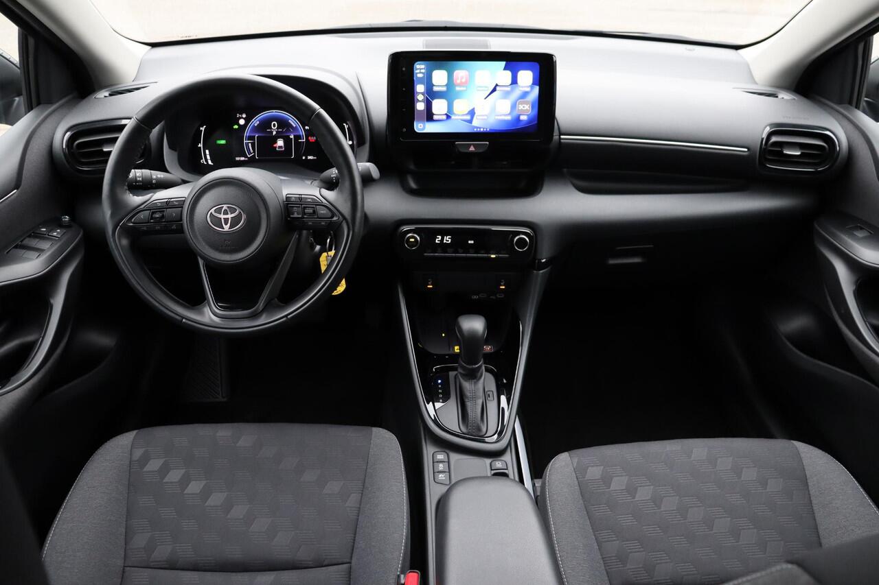Toyota YARIS 1.5 Hybrid 115 First Edition Limited, Parkeersensoren, Stoelverwarming, Apple Carplay / Android Auto.