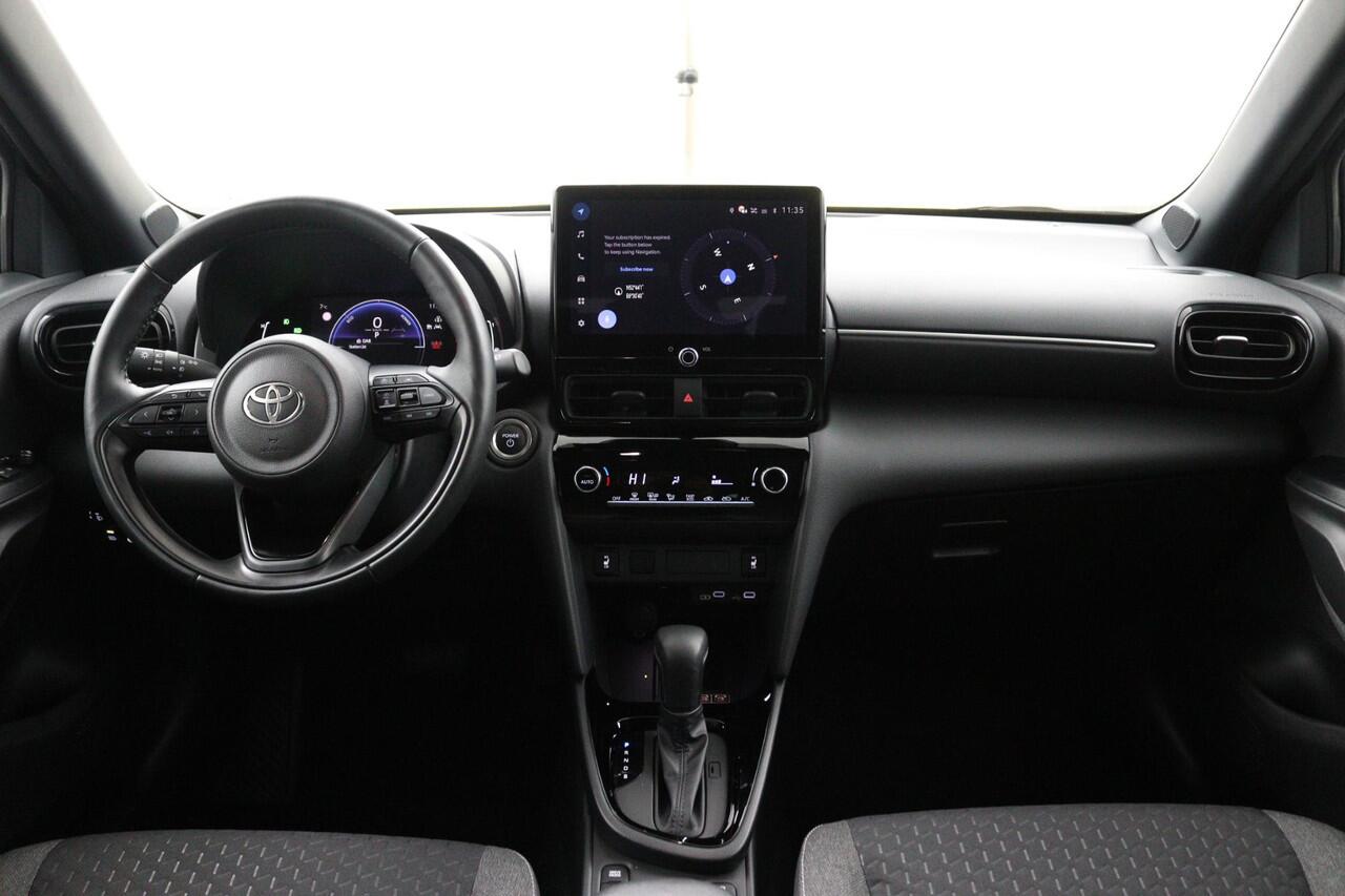 Toyota YARIS Cross 1.5 Hybrid 115 Dynamic | Parkeersensoren Rondom | Stuur en Stoelverwarming | Keyless Entry | Navigatie |