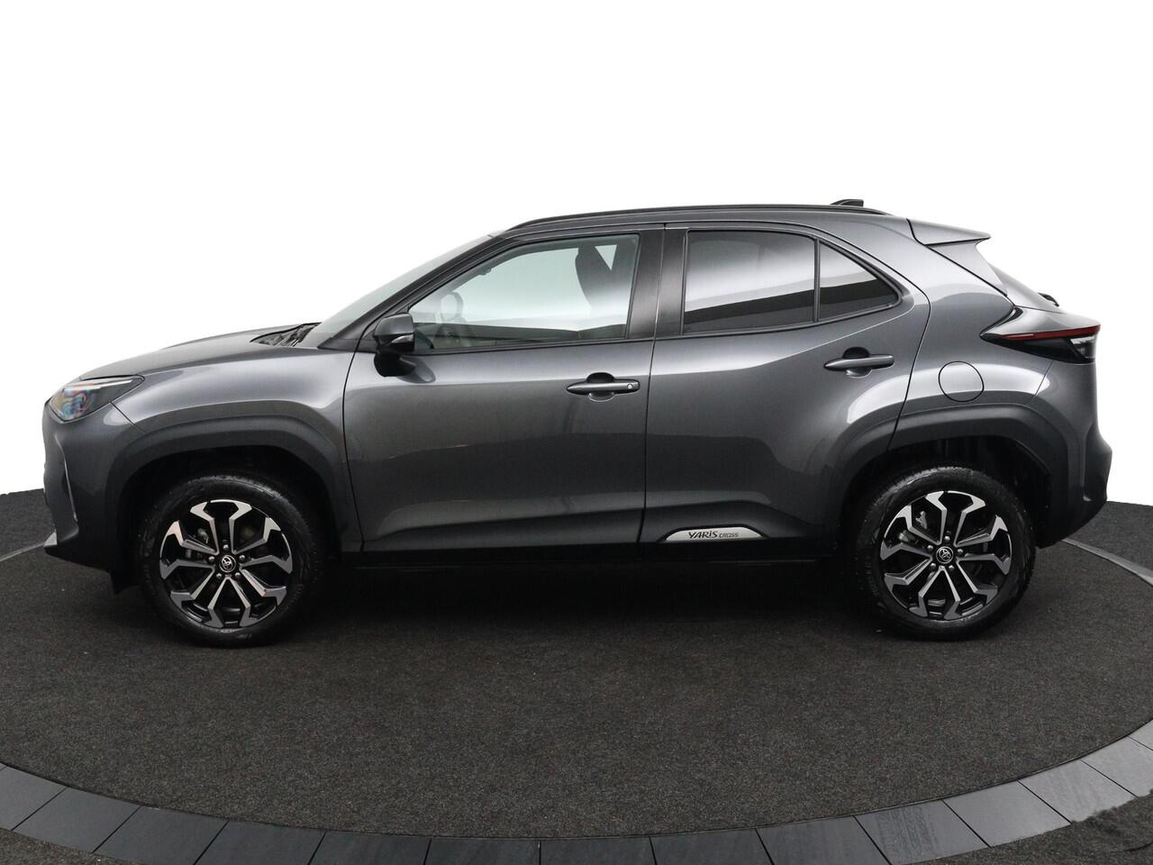 Toyota YARIS Cross 1.5 Hybrid 115 Dynamic | Parkeersensoren Rondom | Stuur en Stoelverwarming | Keyless Entry | Navigatie |