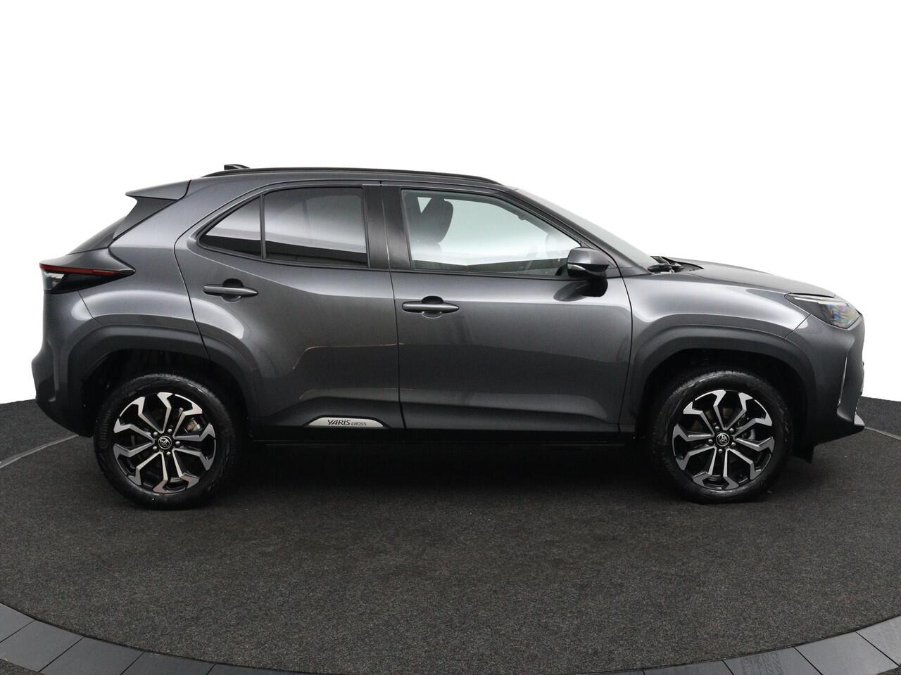 Toyota YARIS Cross 1.5 Hybrid 115 Dynamic | Parkeersensoren Rondom | Stuur en Stoelverwarming | Keyless Entry | Navigatie |