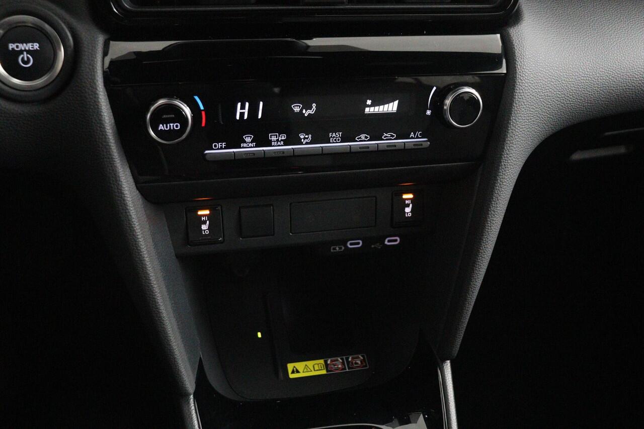 Toyota YARIS Cross 1.5 Hybrid 115 Dynamic | Comfort Pack | Parkeer sensoren | Stuur stoel verwarming |