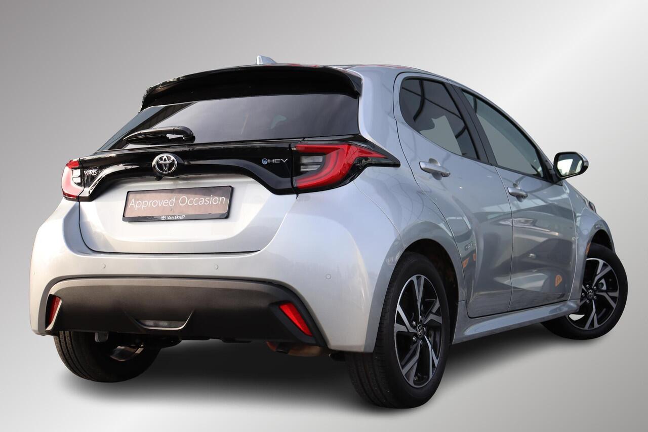 Toyota YARIS 1.5 Hybrid 115 First Edition Limited, Parkeersensoren, Stoelverwarming.
