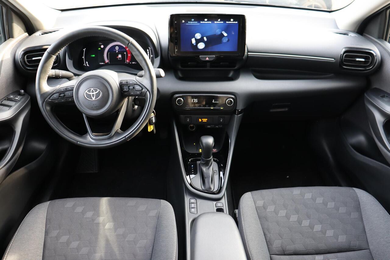 Toyota YARIS 1.5 Hybrid 115 First Edition Limited, Parkeersensoren, Stoelverwarming.