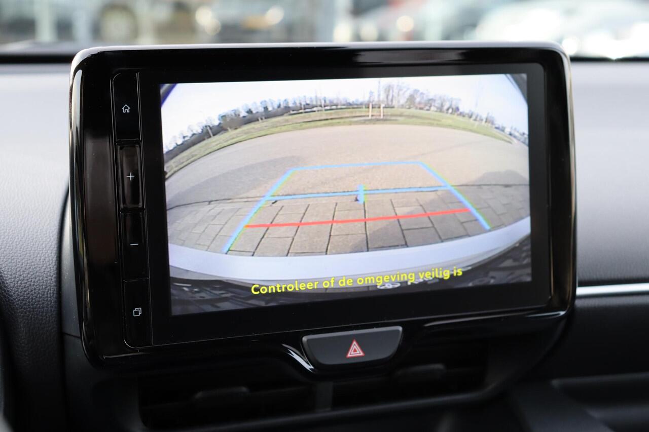 Toyota YARIS 1.5 Hybrid 115 First Edition Limited, Parkeersensoren, Stoelverwarming.