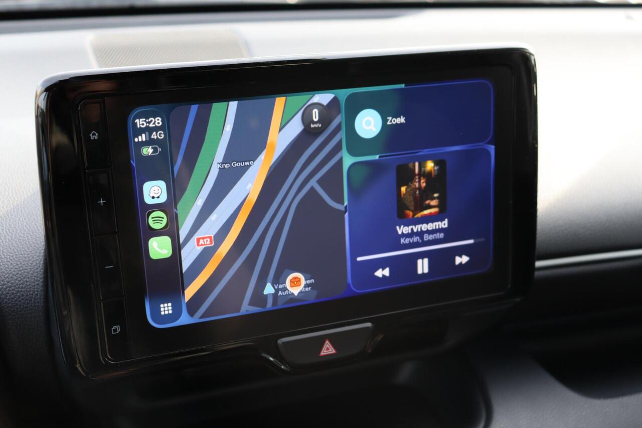 Toyota YARIS 1.5 Hybrid 115 First Edition Limited, Parkeersensoren, Stoelverwarming.