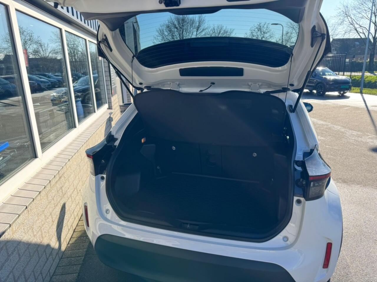 Toyota YARIS 1.5 HYBRID DYNAMIC, Zo goed als nieuw! Acc, Carplay, etc..