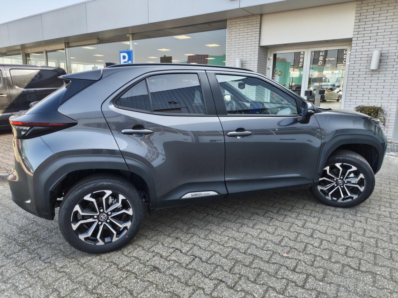 Toyota YARIS Cross 1.5 Hybrid 130 Dynamic | Comfort Pack | Sensoren v/a | Stoelverw