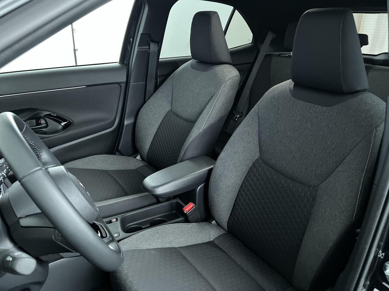 Toyota YARIS Cross 1.5 Hybrid 115 First Edition | Rijklaar | Stoelverwarming | Navigatie