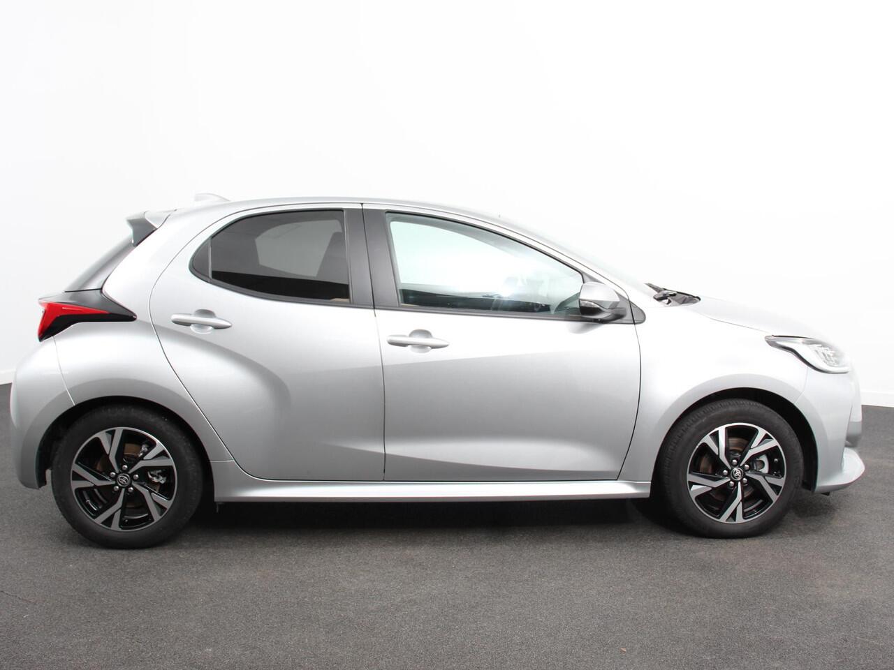 Toyota YARIS 1.5 Hybrid Dynamic Automaat Climate control | Cruise control adaptieve | LED | Achteruitrijcamera | Lane assist | Apple Carplay/ Android Auto |