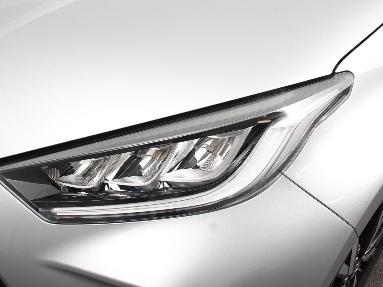 Toyota YARIS 1.5 Hybrid Dynamic Automaat Climate control | Cruise control adaptieve | LED | Achteruitrijcamera | Lane assist | Apple Carplay/ Android Auto |