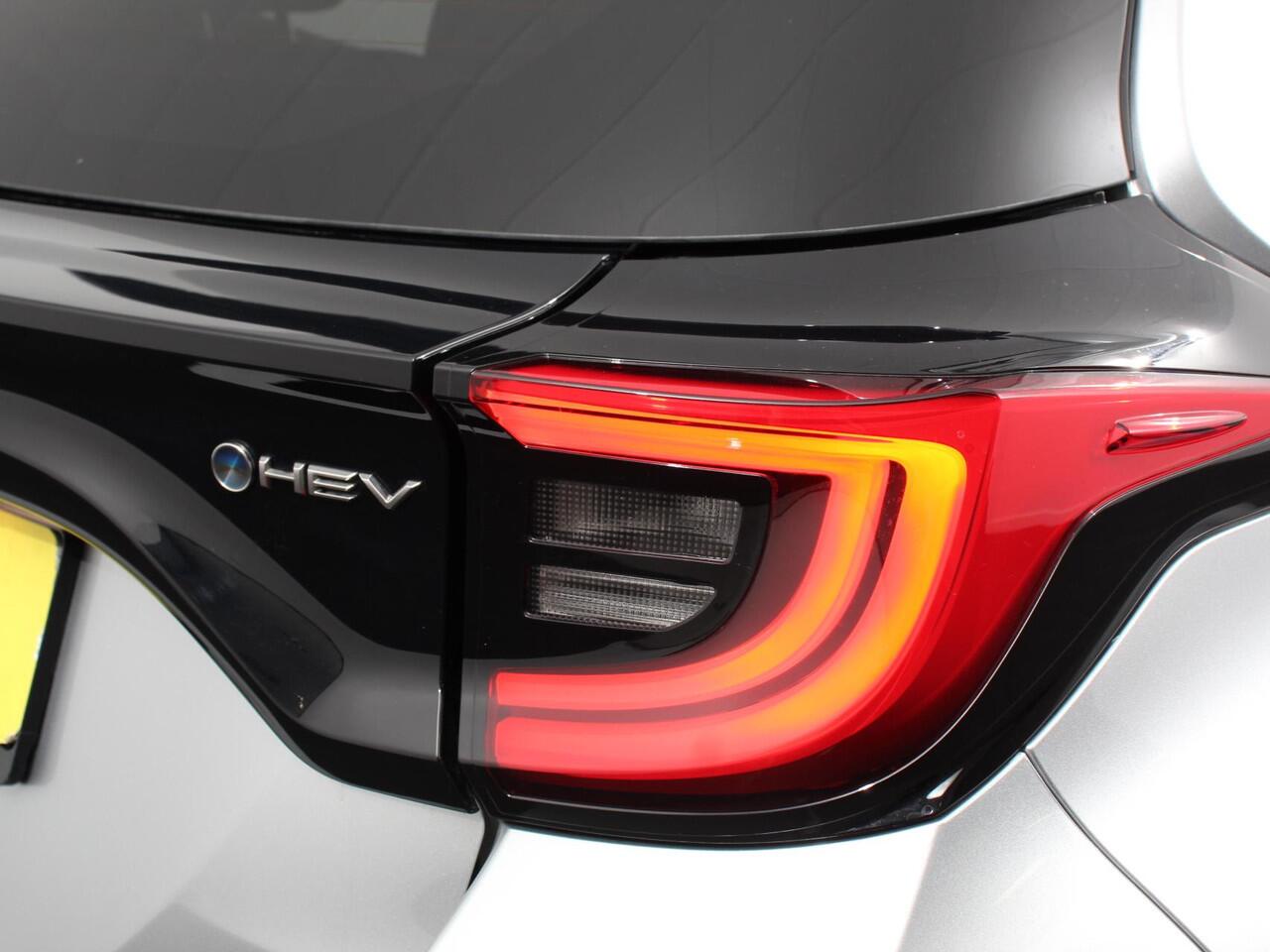 Toyota YARIS 1.5 Hybrid Dynamic Automaat Climate control | Cruise control adaptieve | LED | Achteruitrijcamera | Lane assist | Apple Carplay/ Android Auto |