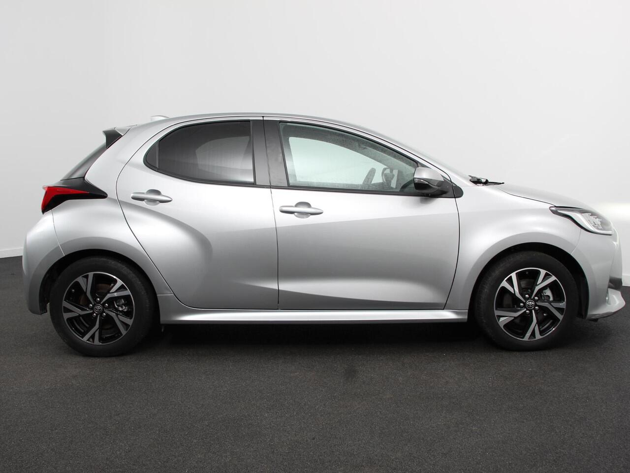 Toyota YARIS 1.5 Hybrid Dynamic Automaat | Navigatie | Climate control | Cruise control adaptive | LED | Achteruitrijcamera | Lane assist | Apple Carplay/ Android Auto | Keyless start