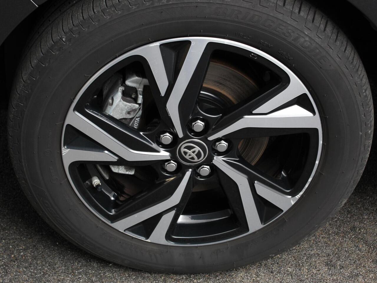 Toyota YARIS 1.5 Hybrid Dynamic Automaat | Climate control | Cruise control adaptieve | LED | Achteruitrijcamera | Lane assist | Apple Carplay/ Android Auto | Camera