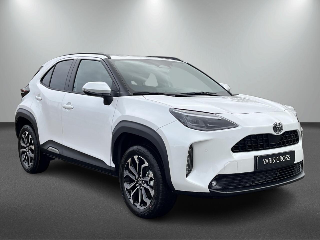 Toyota YARIS Cross 1.5 Hybrid 130 Black Edition, Safety + Winter pakket.