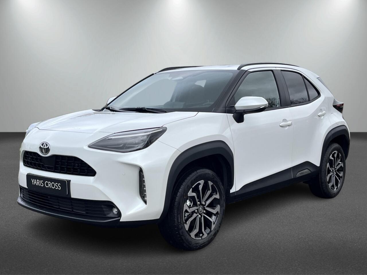 Toyota YARIS Cross 1.5 Hybrid 130 Black Edition, Safety + Winter pakket.