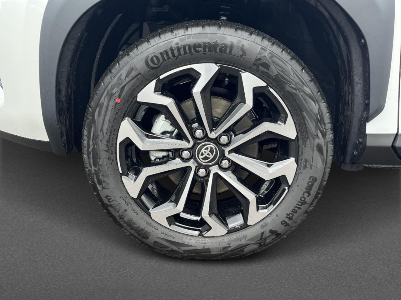 Toyota YARIS Cross 1.5 Hybrid 130 Black Edition, Safety + Winter pakket.