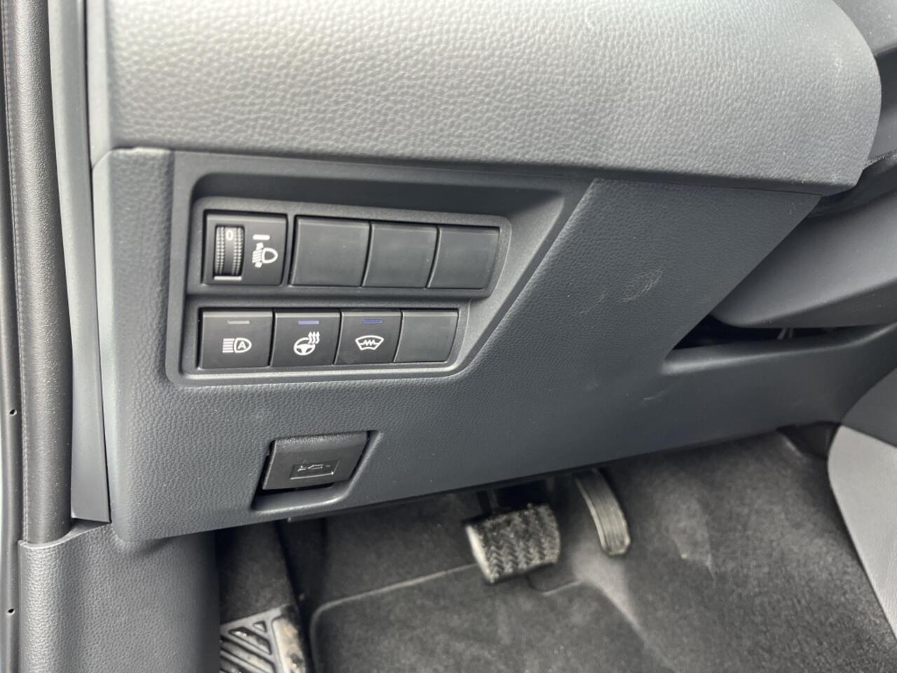 Toyota YARIS Cross 1.5 Hybrid 130 Black Edition, Safety + Winter pakket.