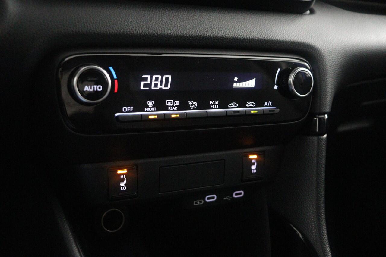 Toyota YARIS 1.5 Hybrid 115 Dynamic | Stoel / Stuurverwarming | Dodehoekdetectie | Apple Carplay/Android Auto |