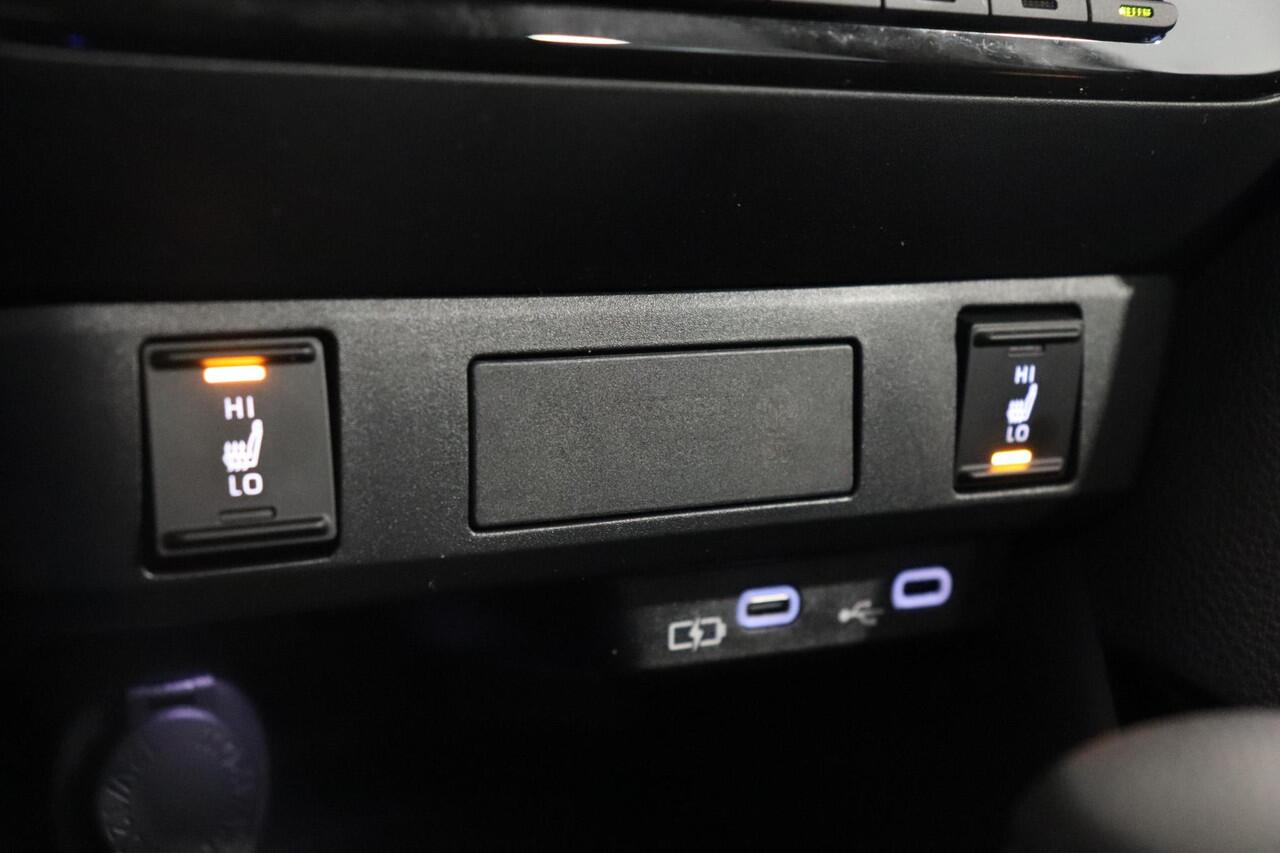 Toyota YARIS 1.5 Hybrid 115 Dynamic, Comfort pack, BSM, Stuurverwarming!