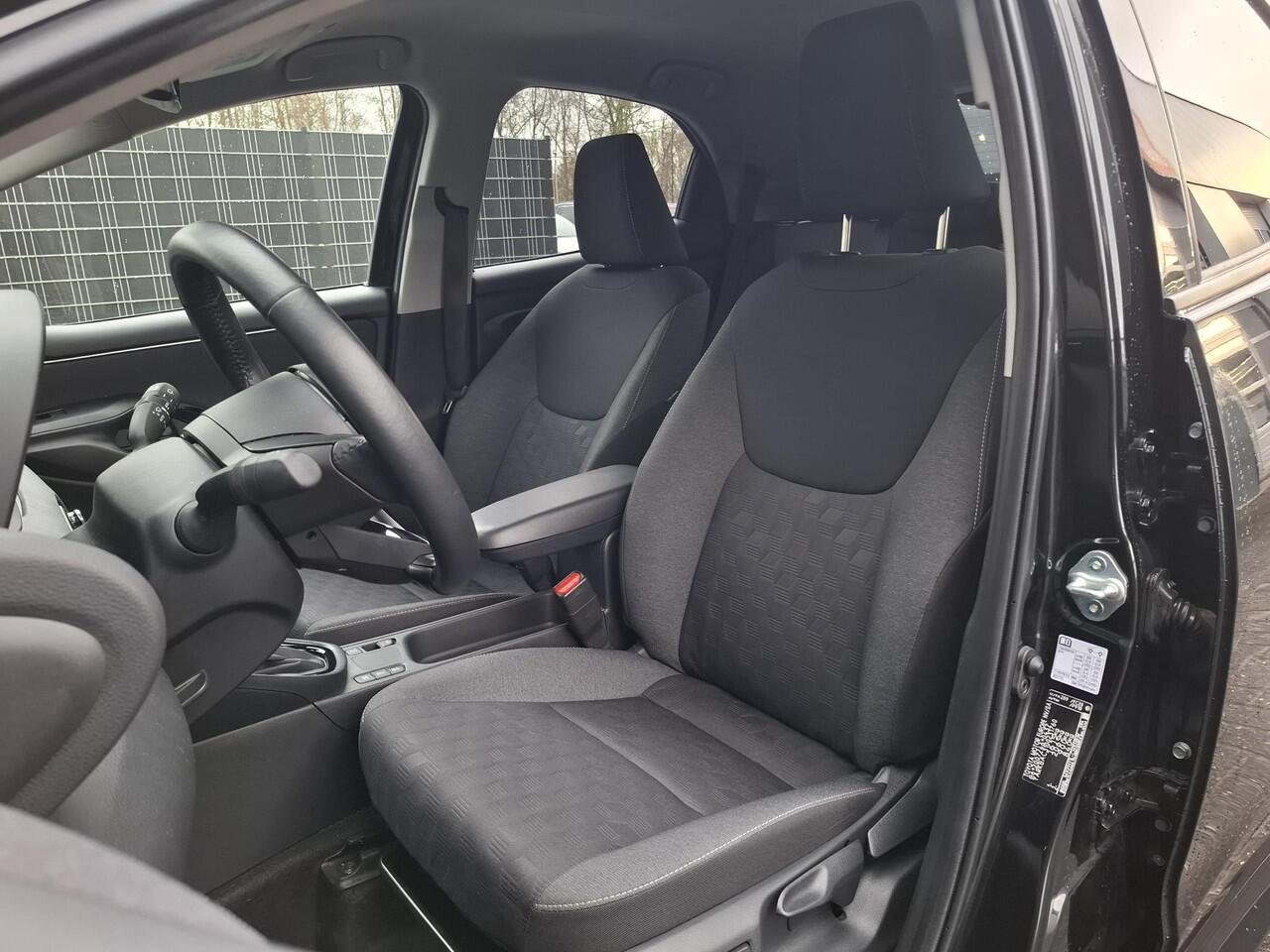 Toyota YARIS 1.5 Hybrid 115 First Edition Limited