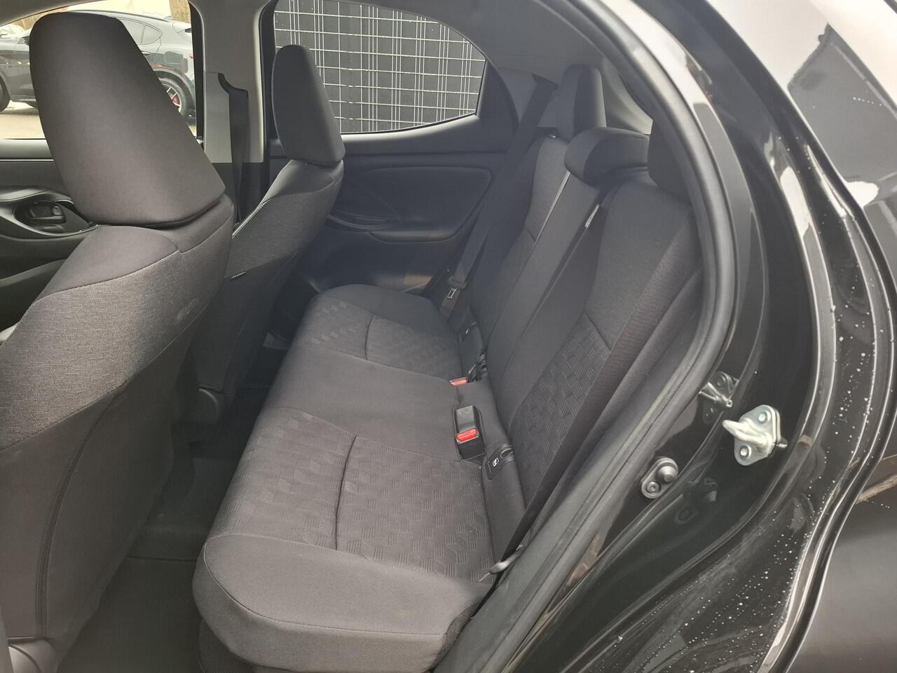 Toyota YARIS 1.5 Hybrid 115 First Edition Limited