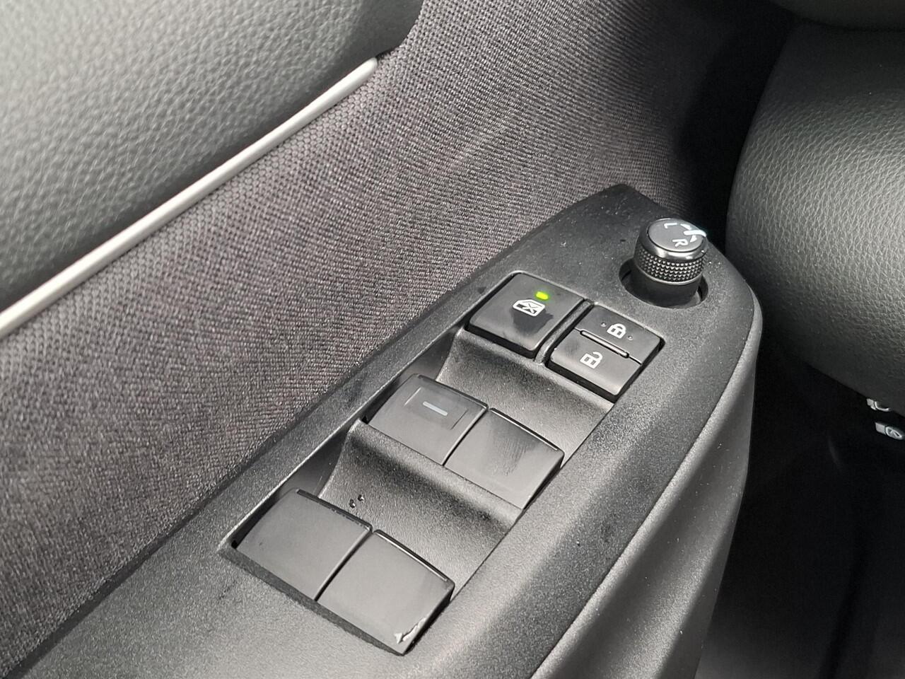 Toyota YARIS 1.5 Hybrid 115 First Edition Limited