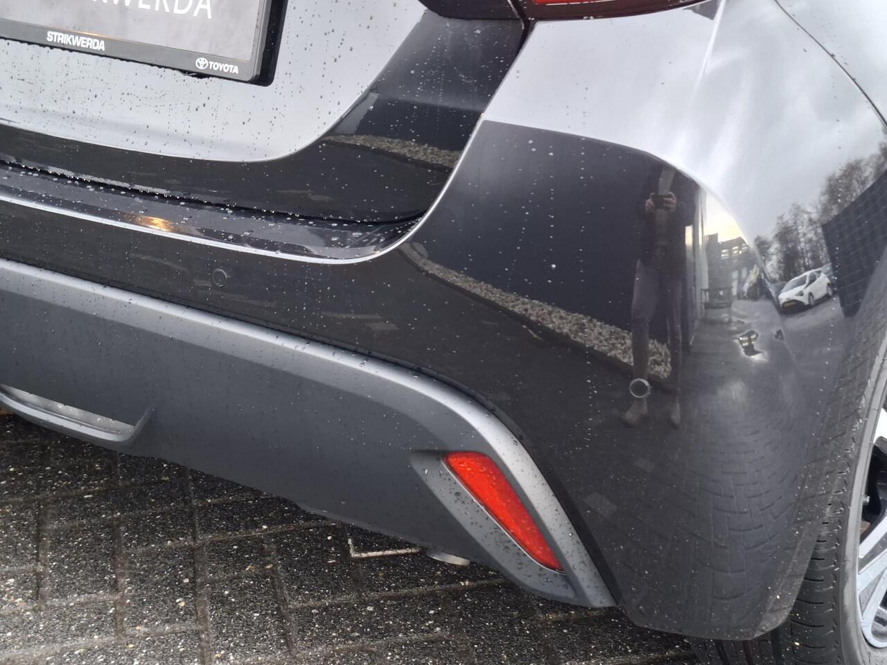 Toyota YARIS 1.5 Hybrid 115 First Edition Limited