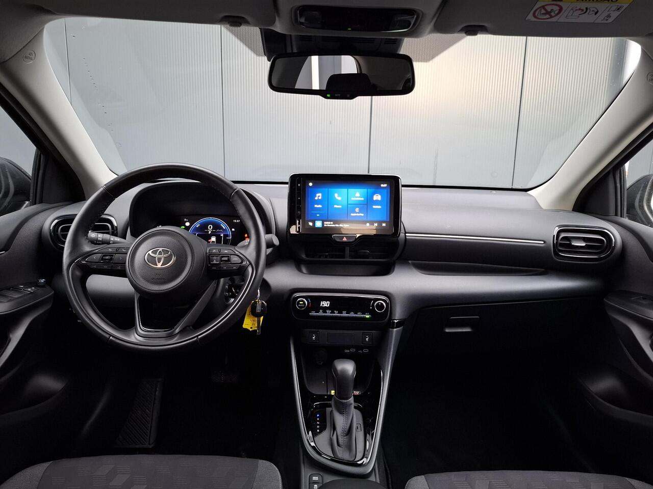 Toyota YARIS 1.5 Hybrid 115 First Edition Limited