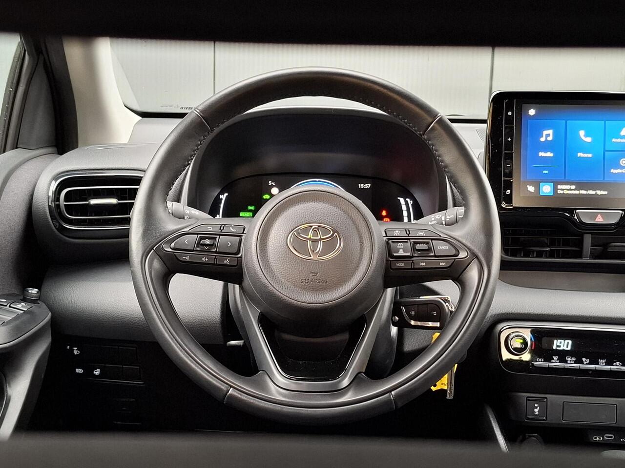 Toyota YARIS 1.5 Hybrid 115 First Edition Limited