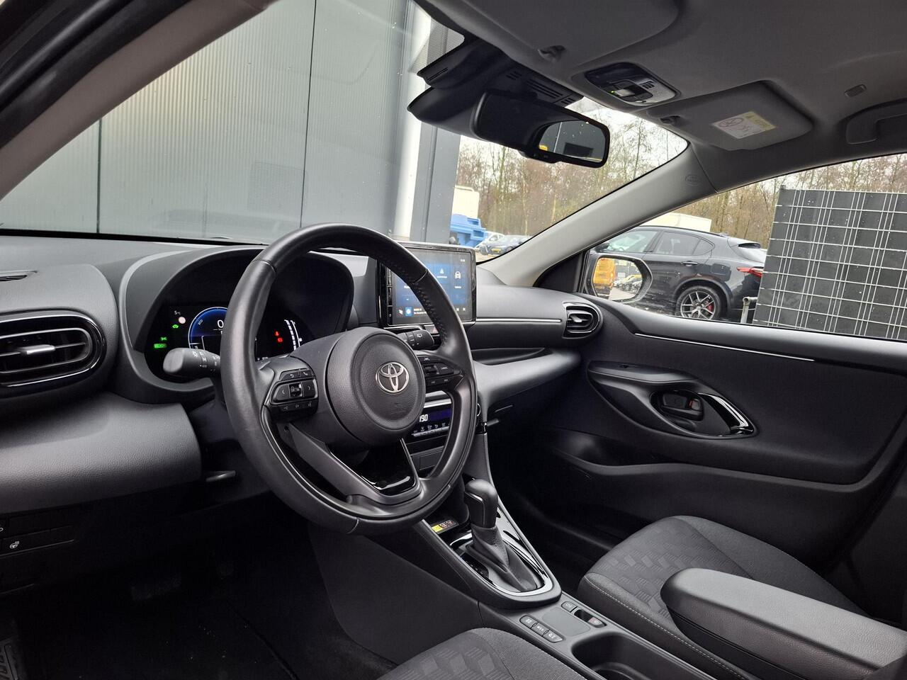 Toyota YARIS 1.5 Hybrid 115 First Edition Limited