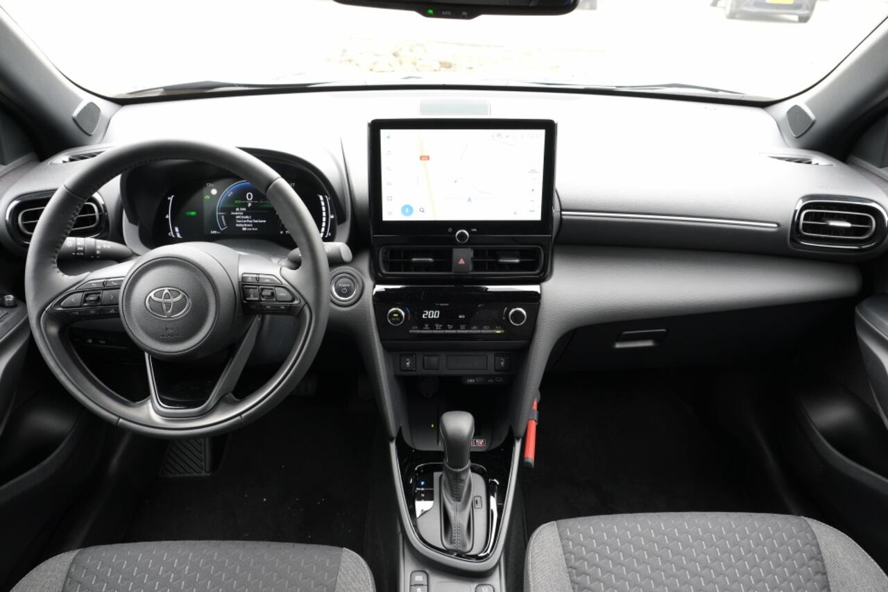 Toyota YARIS Cross 1.5 Hybrid 115 First Edition | Comfort pack | Parkeer sensoren |