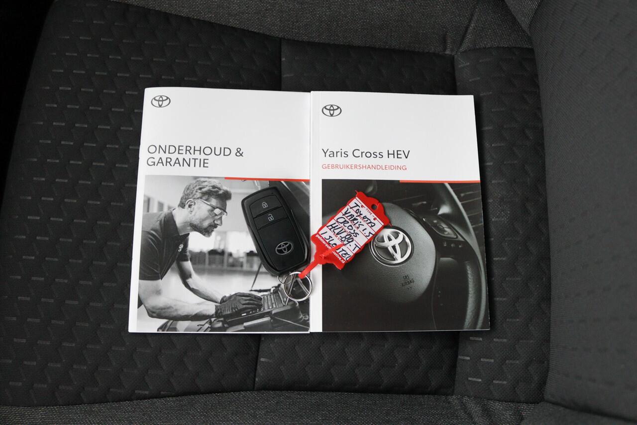 Toyota YARIS Cross 1.5 Hybrid 115 First Edition | Comfort pack | Parkeersensoren | Stuur en stoel verwarming |