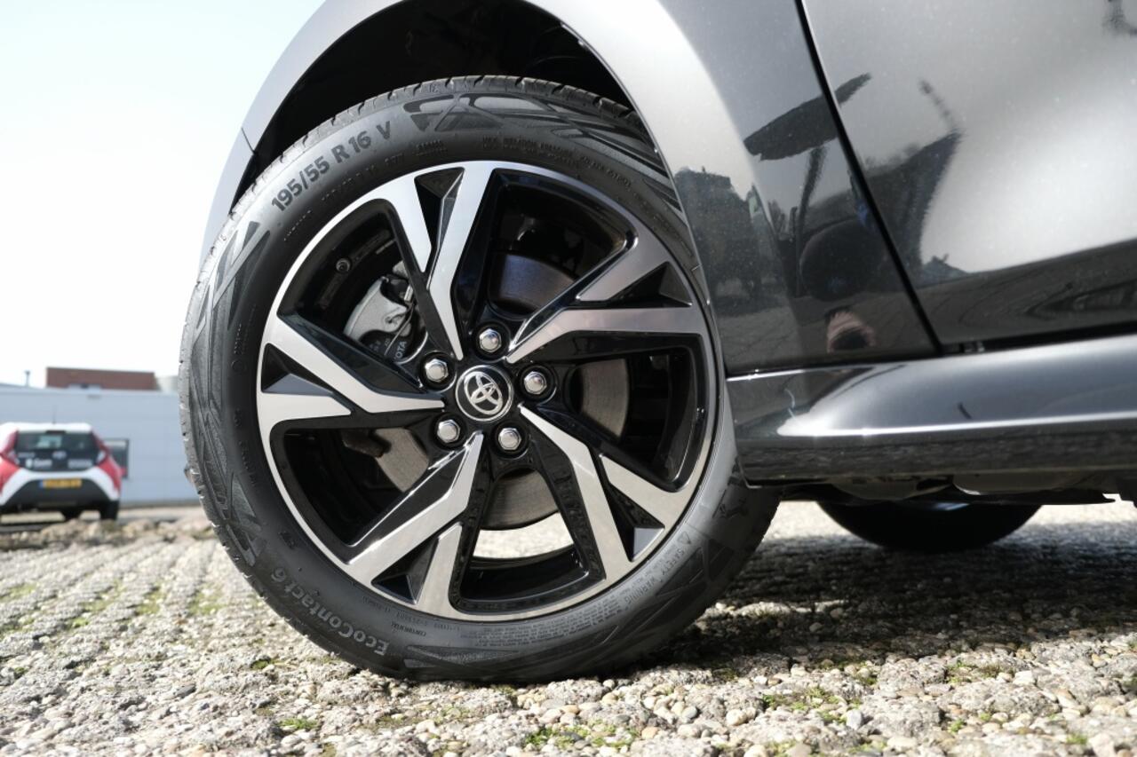 Toyota YARIS 1.5 Hybrid 115 First Edition | Comfort pack | Draadloos Apple Ca