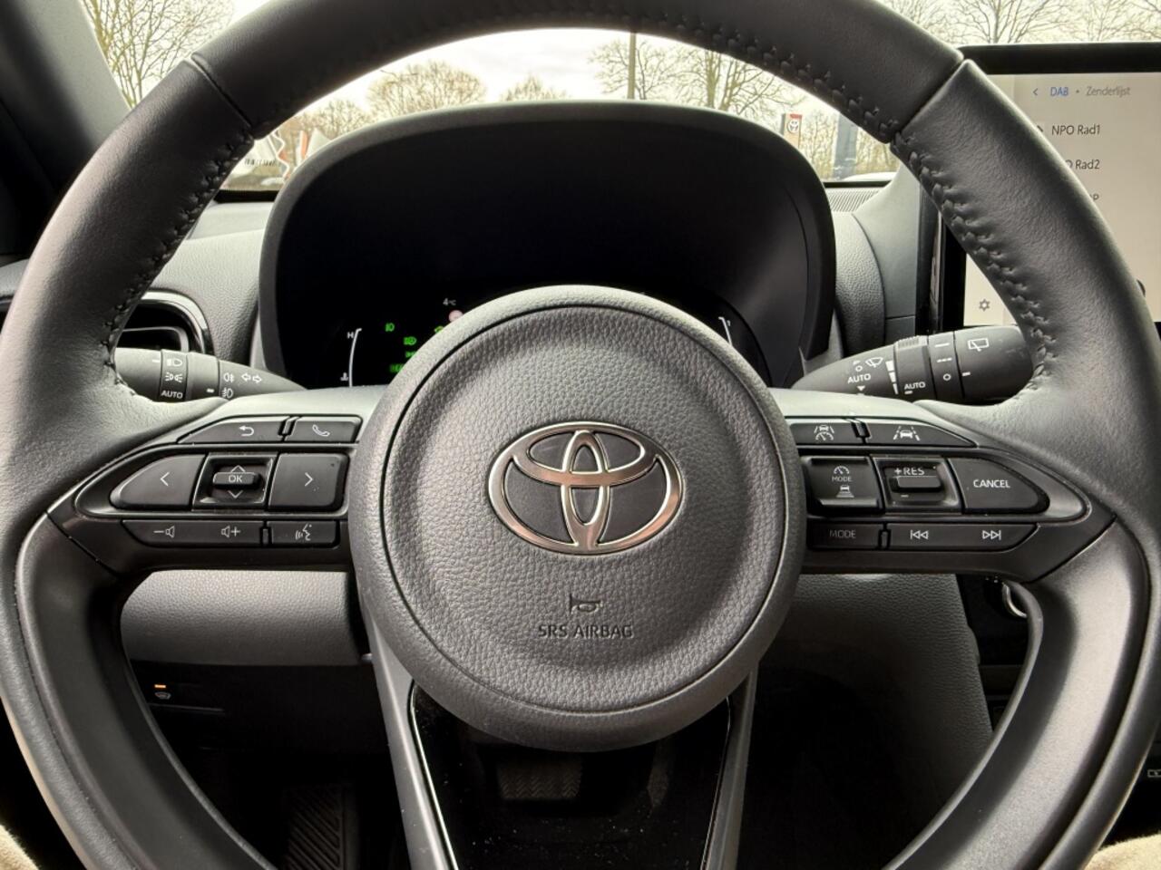 Toyota YARIS Cross 1.5 Hybrid 130 Dynamic | Stuur en Stoelverwarming | All Seasons