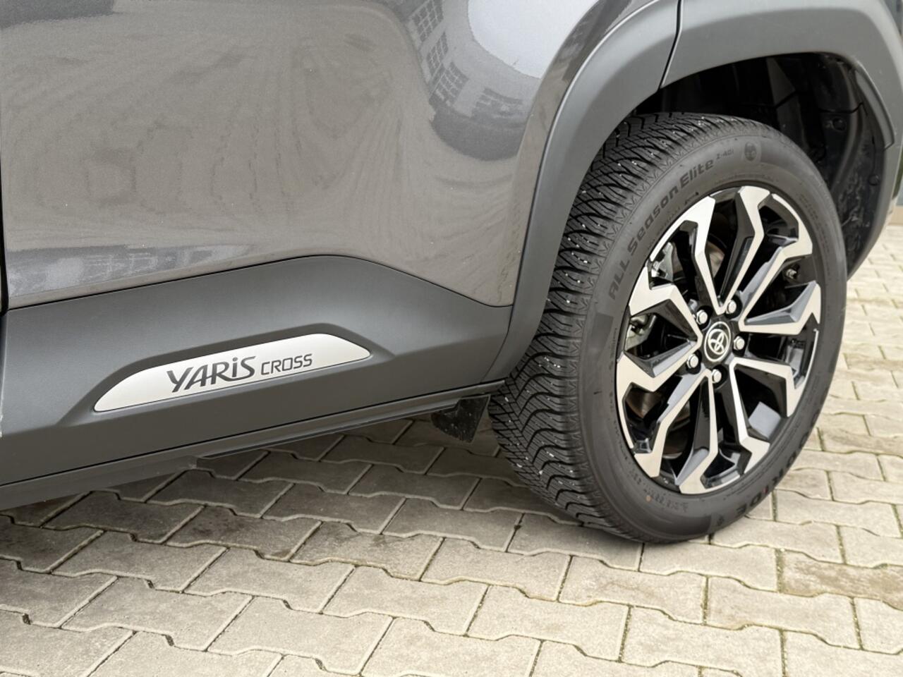 Toyota YARIS Cross 1.5 Hybrid 130 Dynamic | Stuur en Stoelverwarming | All Seasons