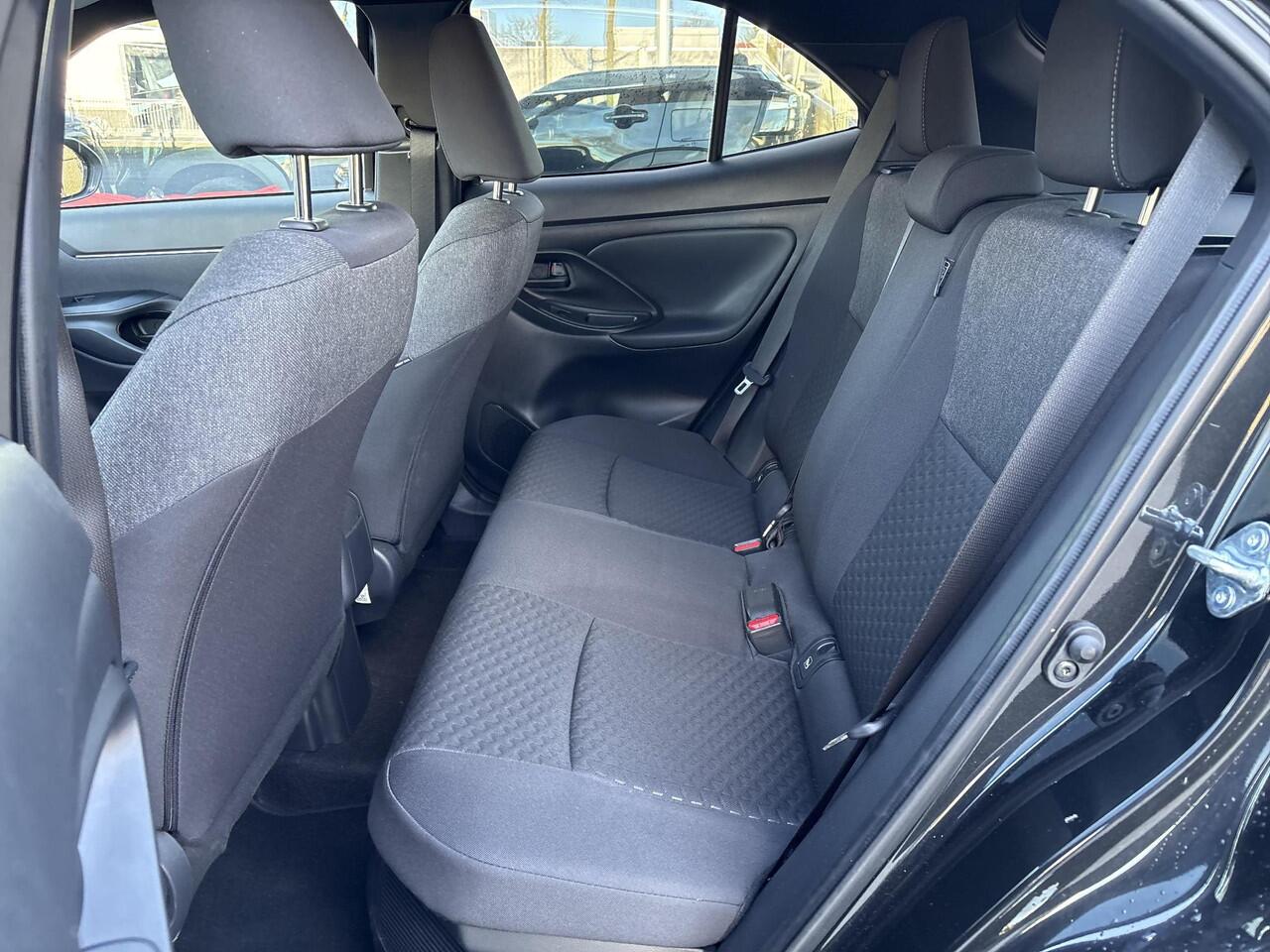 Toyota YARIS Cross 1.5 Hybrid 115 Dynamic **COMFORT PACK/ DODE HOEK DETECTIE/ STUURVERWARMING**