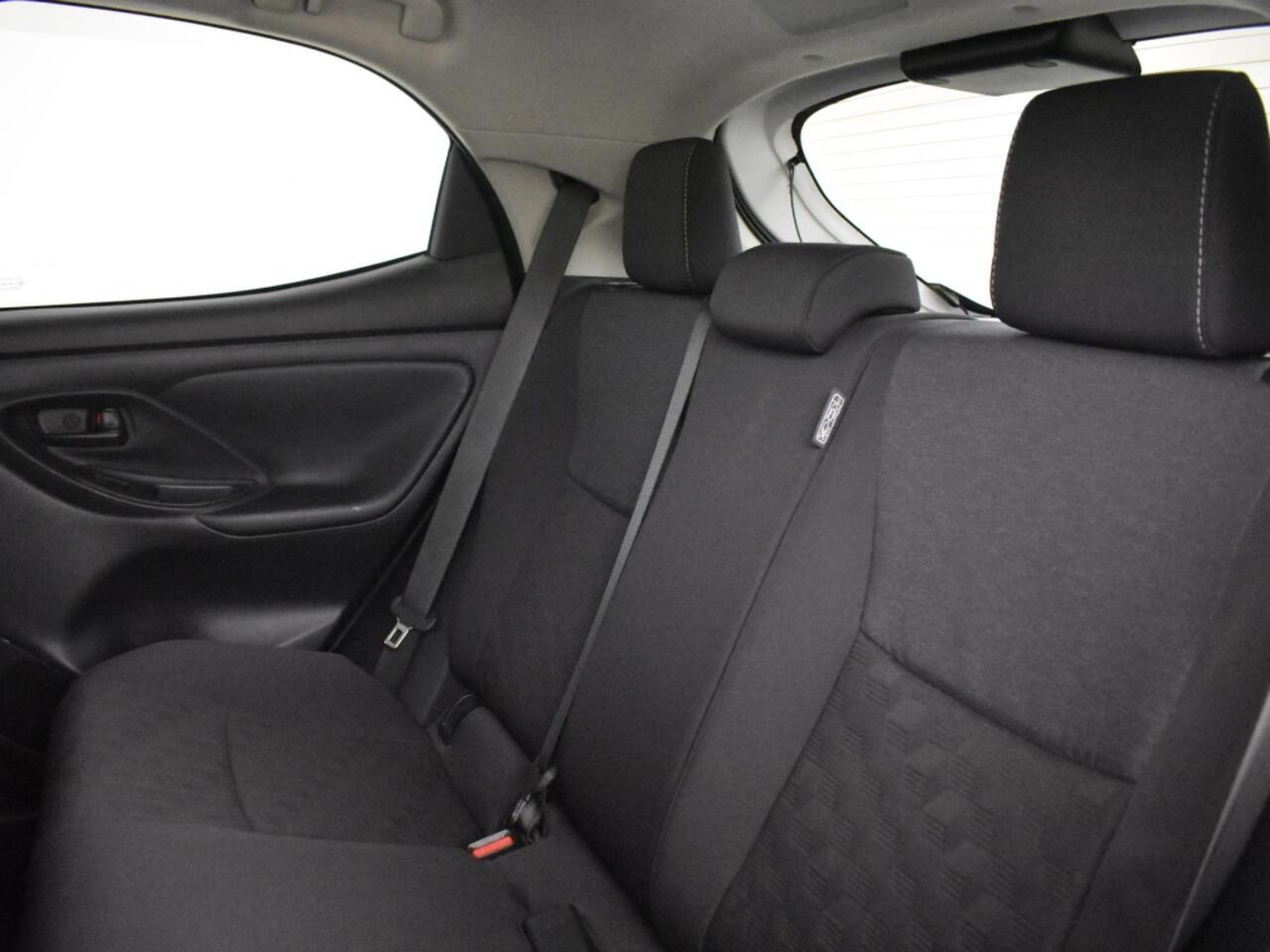 Toyota YARIS 1.5 Hybrid 115 Style | blind Spot | stoel + Stoelverw. | PDC v+a