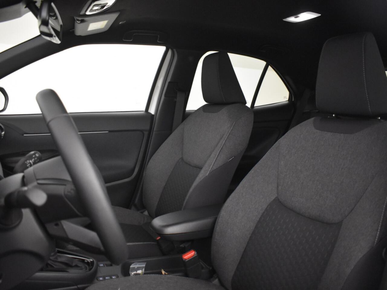 Toyota YARIS Cross 1.5 Hybrid 115 Style | Stuur + Stoelverw. | Keyless | Carplay |
