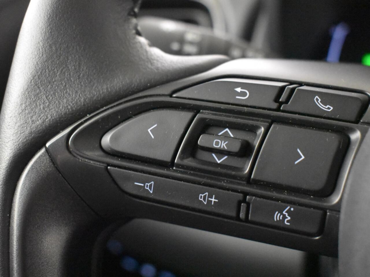 Toyota YARIS Cross 1.5 Hybrid 115 Style | stoel + stuurverwarmd | PDC | Blindspot |