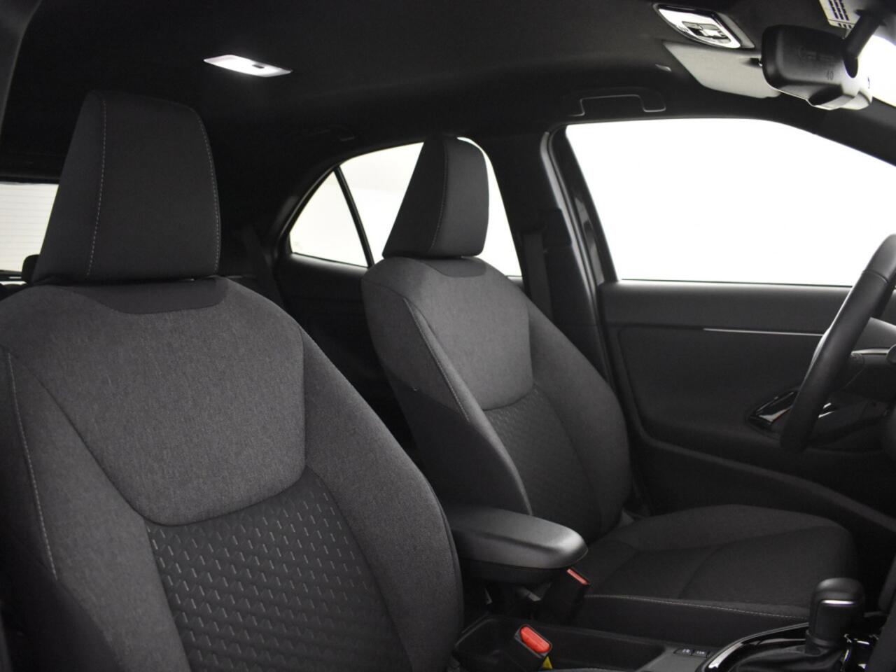 Toyota YARIS Cross 1.5 Hybrid 115 Style | stoel + stuurverwarmd | PDC | Blindspot |
