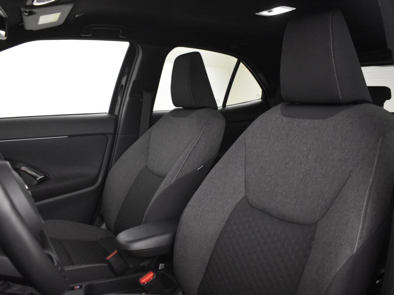 Toyota YARIS Cross 1.5 Hybrid 115 Style | stoel + stuurverwarmd | PDC | Blindspot |