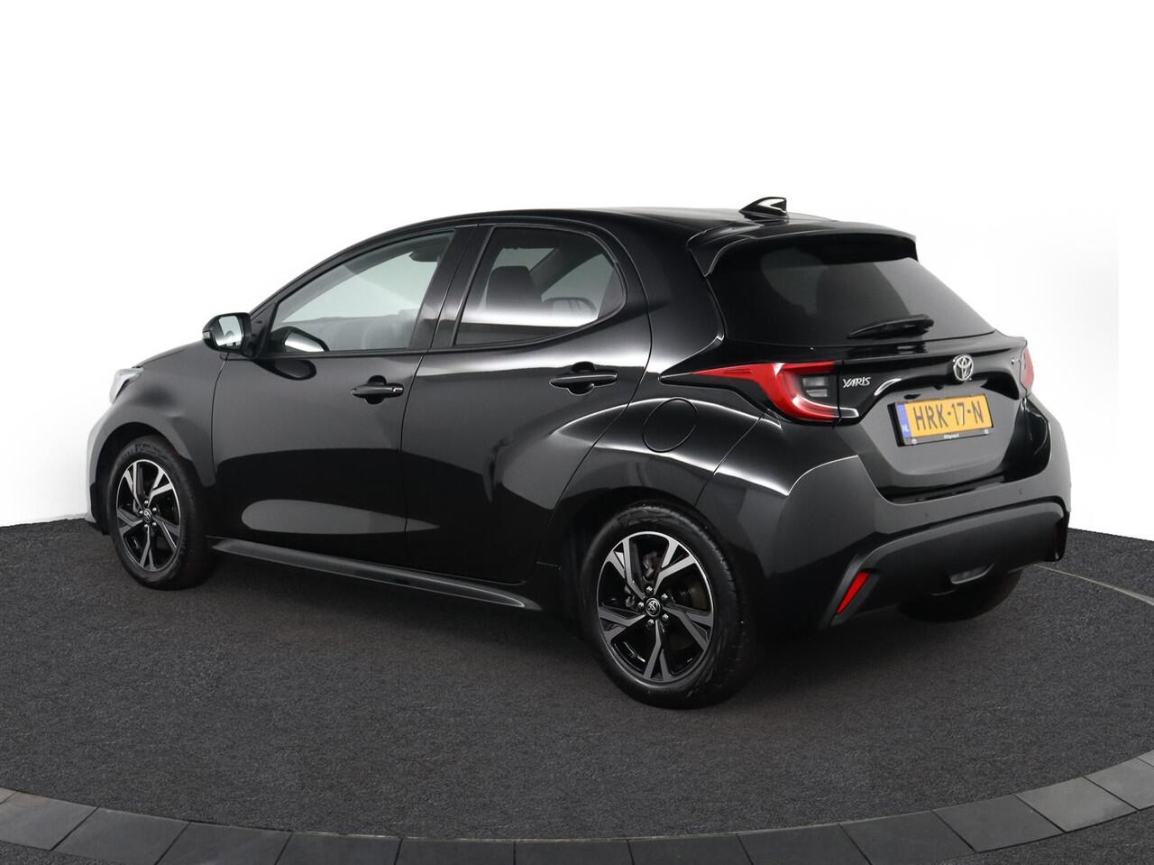 Toyota YARIS 1.5 Hybrid 115 Dynamic | Bij aanschaf van deze auto 1e jaar gratis onderhoud ! |