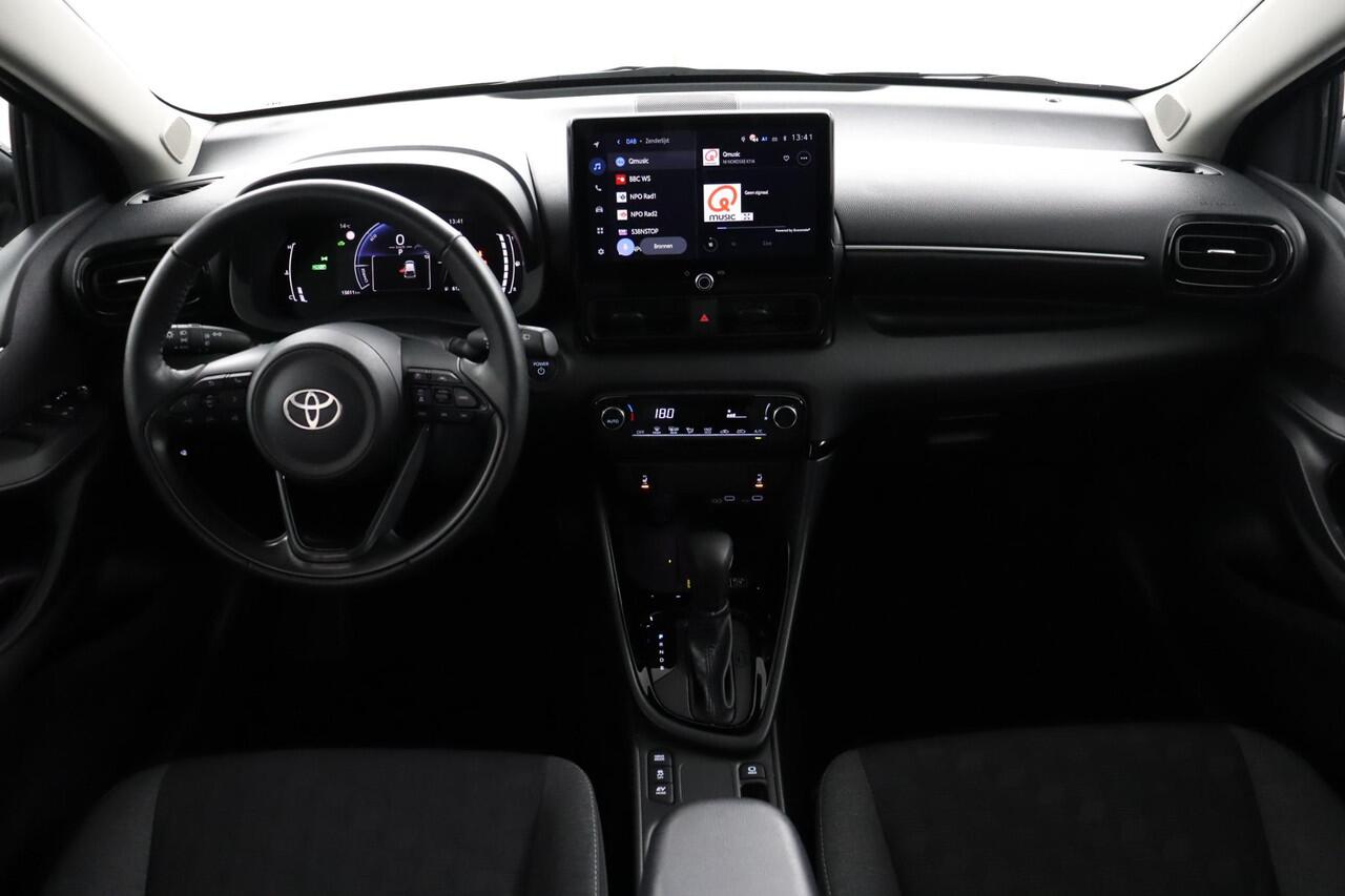 Toyota YARIS 1.5 Hybrid 115 Dynamic | Bij aanschaf van deze auto 1e jaar gratis onderhoud ! |